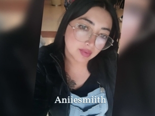 Aniiesmiith