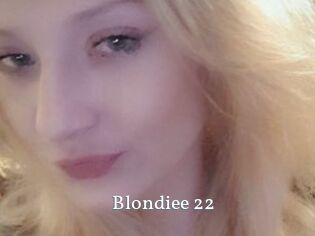 Blondiee_22