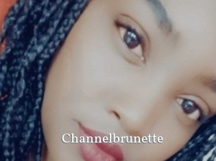 Channelbrunette