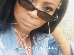 Hooty_stepmommy