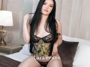 Lara_evans