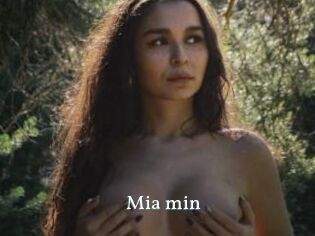 Mia_min