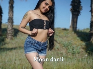 Moon_danii