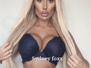 Sydney_foxx