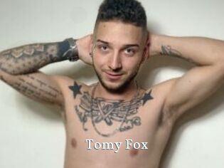 Tomy_Fox
